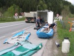 Rafting v Totes Gebirge, Lehčí raftingová akce na dvou hezkých řekách. Po sobotním sluníčky sice zapršelo, ale větší voda na Steyru byla všemi jednoznačně přivítána... - fotografie 2
