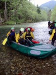 Rafting v Totes Gebirge, Lehčí raftingová akce na dvou hezkých řekách. Po sobotním sluníčky sice zapršelo, ale větší voda na Steyru byla všemi jednoznačně přivítána... - fotografie 10