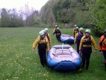Rafting v Totes Gebirge, Lehčí raftingová akce na dvou hezkých řekách. Po sobotním sluníčky sice zapršelo, ale větší voda na Steyru byla všemi jednoznačně přivítána... - fotografie 69