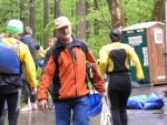 Rafting v Totes Gebirge, Lehčí raftingová akce na dvou hezkých řekách. Po sobotním sluníčky sice zapršelo, ale větší voda na Steyru byla všemi jednoznačně přivítána... - fotografie 84