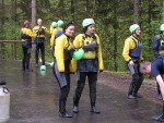 Rafting v Totes Gebirge, Lehčí raftingová akce na dvou hezkých řekách. Po sobotním sluníčky sice zapršelo, ale větší voda na Steyru byla všemi jednoznačně přivítána... - fotografie 88