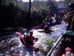 VAVŘINEC - záverečná prověrka a adrenalinový náhul, Počasí vyšlo skvěle, v sobotu bylo nad poměry vody hodně a neděle? no to byla klasická pohodička. Slunce, dobrá parta a tradičně skvělá vodácká zábava v Horních Krůtech přinesla všem skvělé zážitky. N - fotografie 29