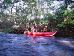 VAVŘINEC - záverečná prověrka a adrenalinový náhul, Počasí vyšlo skvěle, v sobotu bylo nad poměry vody hodně a neděle? no to byla klasická pohodička. Slunce, dobrá parta a tradičně skvělá vodácká zábava v Horních Krůtech přinesla všem skvělé zážitky. N - fotografie 47
