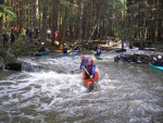 VAVŘINEC - záverečná prověrka a adrenalinový náhul, Počasí vyšlo skvěle, v sobotu bylo nad poměry vody hodně a neděle? no to byla klasická pohodička. Slunce, dobrá parta a tradičně skvělá vodácká zábava v Horních Krůtech přinesla všem skvělé zážitky. N - fotografie 65