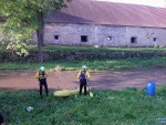 VAVŘINEC - záverečná prověrka a adrenalinový náhul, Počasí vyšlo skvěle, v sobotu bylo nad poměry vody hodně a neděle? no to byla klasická pohodička. Slunce, dobrá parta a tradičně skvělá vodácká zábava v Horních Krůtech přinesla všem skvělé zážitky. N - fotografie 69