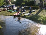 VAVŘINEC - záverečná prověrka a adrenalinový náhul, Počasí vyšlo skvěle, v sobotu bylo nad poměry vody hodně a neděle? no to byla klasická pohodička. Slunce, dobrá parta a tradičně skvělá vodácká zábava v Horních Krůtech přinesla všem skvělé zážitky. N - fotografie 73