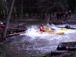 VAVŘINEC - záverečná prověrka a adrenalinový náhul, Počasí vyšlo skvěle, v sobotu bylo nad poměry vody hodně a neděle? no to byla klasická pohodička. Slunce, dobrá parta a tradičně skvělá vodácká zábava v Horních Krůtech přinesla všem skvělé zážitky. N - fotografie 124
