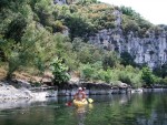 LETN FRANCOUZSK POHODA NA EKCH Gard, Tarn, Herault a Ardeche, Skvl slunen poas na rozdl od detivch ech, jin temperament a b zpasy, skvl vno, ndhern eky, przran a tepl voda, no prost pohoda jak m bt... - fotografie 158