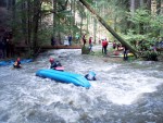 VAVŘINEC 2006, Opět drsná akcička pro zdatné vodáky a milovníky adrenalinu. Neobvykle teplé a slunné počasí, v kombinaci s nadprůměrnou, vodou byly zárukou skvělých zážitků... - fotografie 32