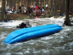 VAVŘINEC 2006, Opět drsná akcička pro zdatné vodáky a milovníky adrenalinu. Neobvykle teplé a slunné počasí, v kombinaci s nadprůměrnou, vodou byly zárukou skvělých zážitků... - fotografie 34