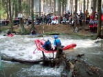 VAVŘINEC 2006, Opět drsná akcička pro zdatné vodáky a milovníky adrenalinu. Neobvykle teplé a slunné počasí, v kombinaci s nadprůměrnou, vodou byly zárukou skvělých zážitků... - fotografie 37