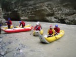 FOTKY Z EXPEDICE: SQIFERIA DISCOVERY, Výborná parta zkušených vodáků a zparchanťelé počasí v podobě zmrzlíků na jižním balkáně.... Co řeka to perla, voda supermax, totální pohoda až na tu kosu a po kopcích sníh... - fotografie 208