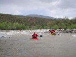 FOTKY Z EXPEDICE: SQIFERIA DISCOVERY, Výborná parta zkušených vodáků a zparchanťelé počasí v podobě zmrzlíků na jižním balkáně.... Co řeka to perla, voda supermax, totální pohoda až na tu kosu a po kopcích sníh... - fotografie 293