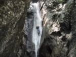 RAFTING, CANYONING a HYDROSPEED v Julských Alpách, Počasíčko, stejně jako parta bylo super. Vody akorát a zážitků milion. Prostě báječná kombinace. - fotografie 176